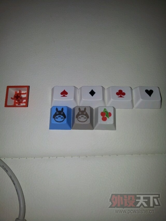 ȫ�º�ɫ GH60 PCB,�ིʺ�104PBT���ʲ��.GMK���̶�ɫ���ESC+��ɫ�׵׺ں�POKER��