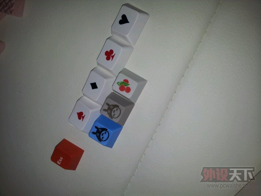 ȫ�º�ɫ GH60 PCB,�ིʺ�104PBT���ʲ��.GMK���̶�ɫ���ESC+��ɫ�׵׺ں�POKER��
