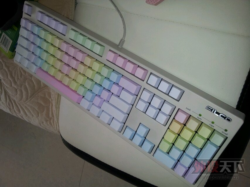 ȫ�º�ɫ GH60 PCB,�ིʺ�104PBT���ʲ��.GMK���̶�ɫ���ESC+��ɫ�׵׺ں�POKER��