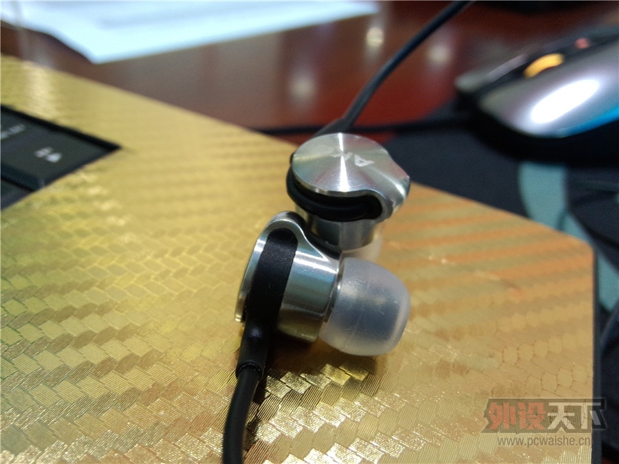 [����]��9�¹���AKG K3003������11���±��ޡ����а²�