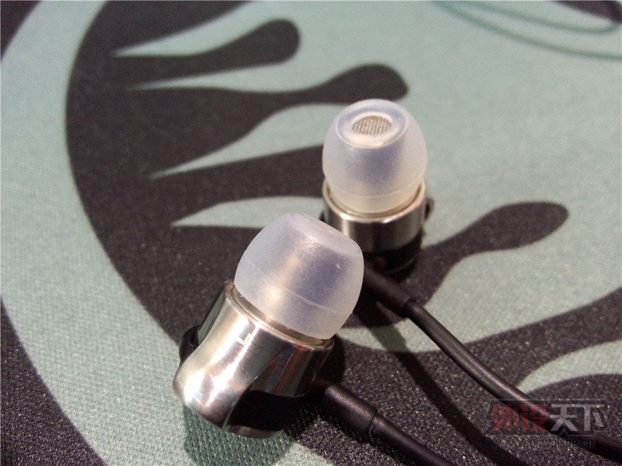 [����]��9�¹���AKG K3003������11���±��ޡ����а²�