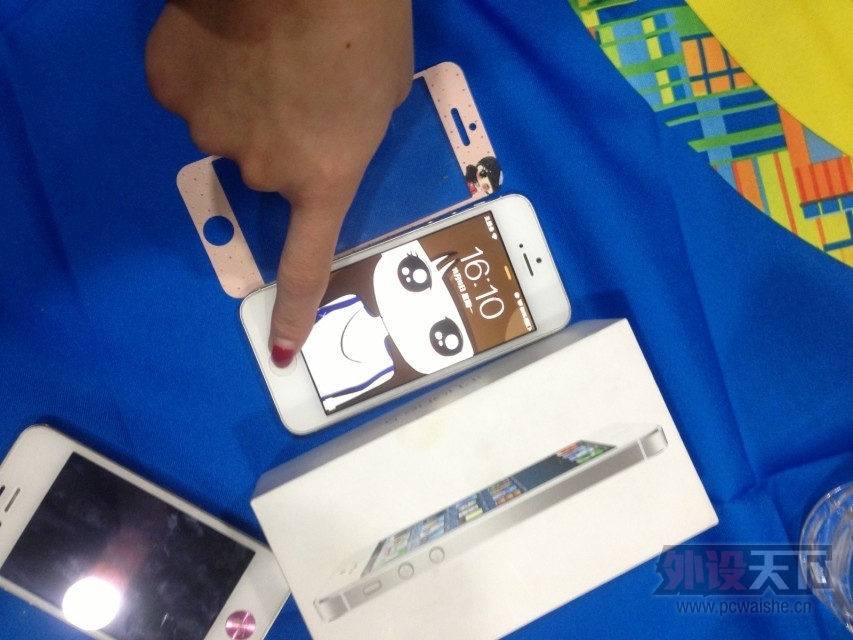 ����ɽ��iPhone5 16G���а�ɫ