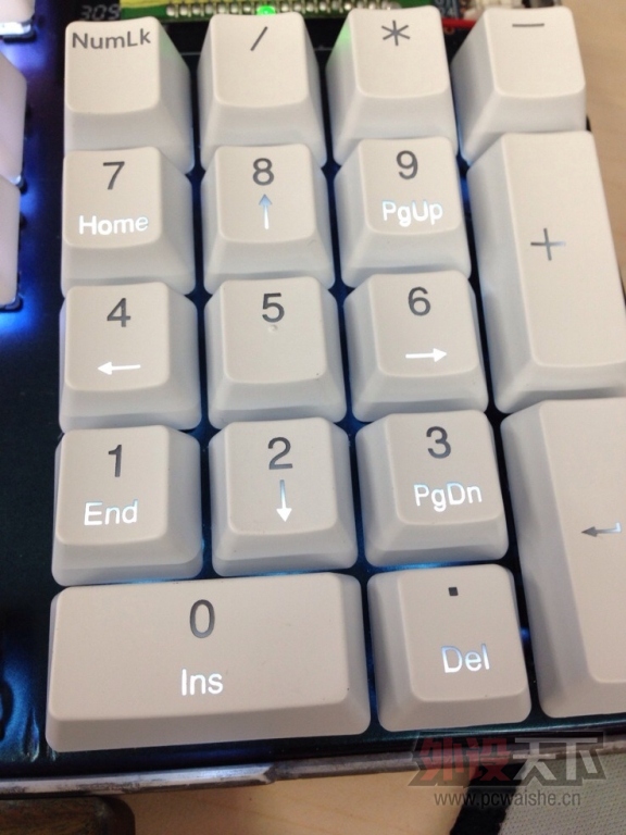 �����ڡ���͸��������