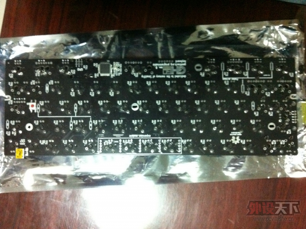 �����ۡ������ա��ų��ĺ�ɫGH60һ�飬���ᣬ�������ᣬ�ϼ�ñ������
