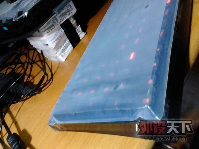 212810c08gvmx07zcrm9er.jpg