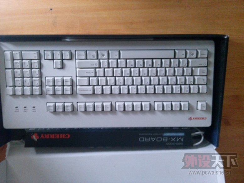 �����ݡ�9.5���� Cherry G80-3494��ɫ���� 700