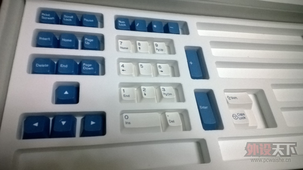 �����ա������ۡ������ ���׶�ɫ104��+shift&caps����������600Ԫ