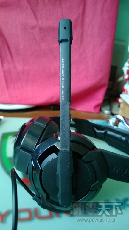 ���Ļ�е����ROCCAT ����Kulo stereoС��