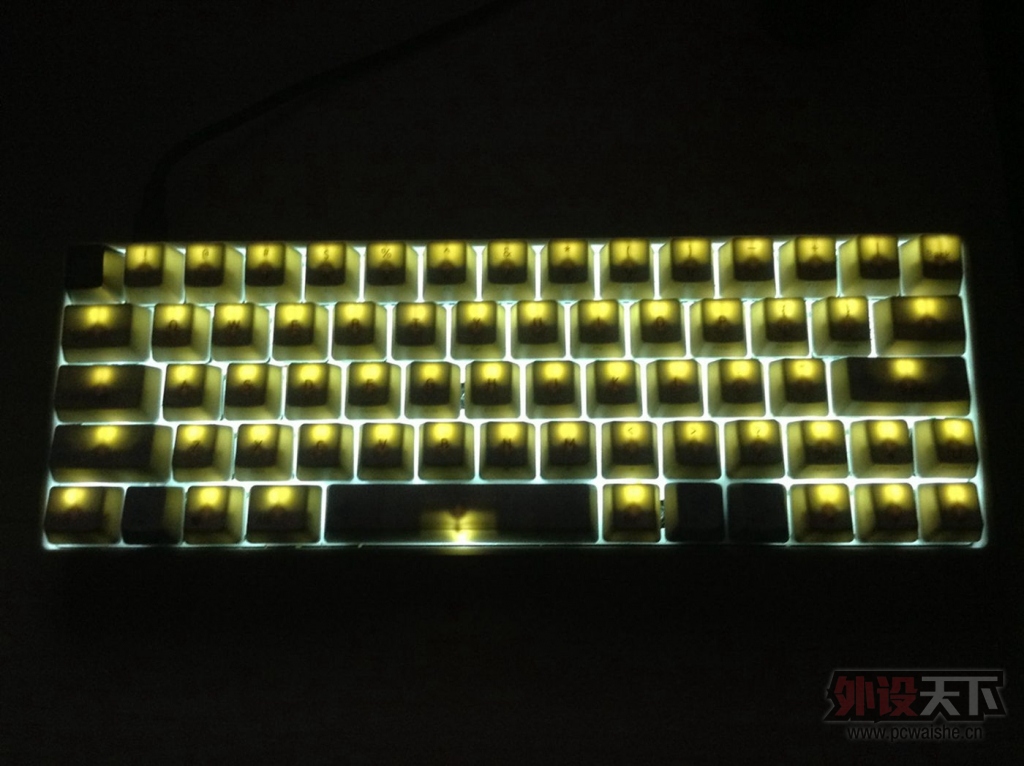 ���ѳ������գ��� �� Pure Pro �� ���� �İ׵ƣ�