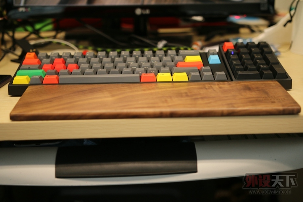 ߼е̡ Leopold FC660M