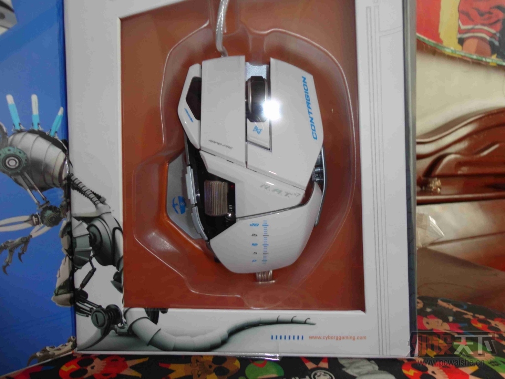 ���Ե�һ���� ���ѿ� Saitek ����ʨMADCATZ Cyborg R.A.T.7������꿪��+С��