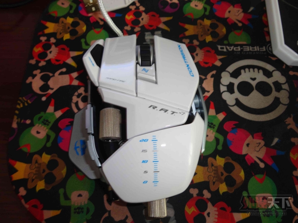 ���Ե�һ���� ���ѿ� Saitek ����ʨMADCATZ Cyborg R.A.T.7������꿪��+С��