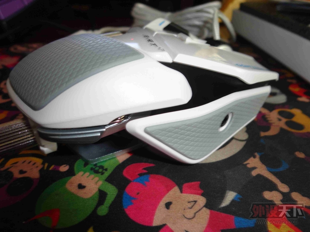 ���Ե�һ���� ���ѿ� Saitek ����ʨMADCATZ Cyborg R.A.T.7������꿪��+С��