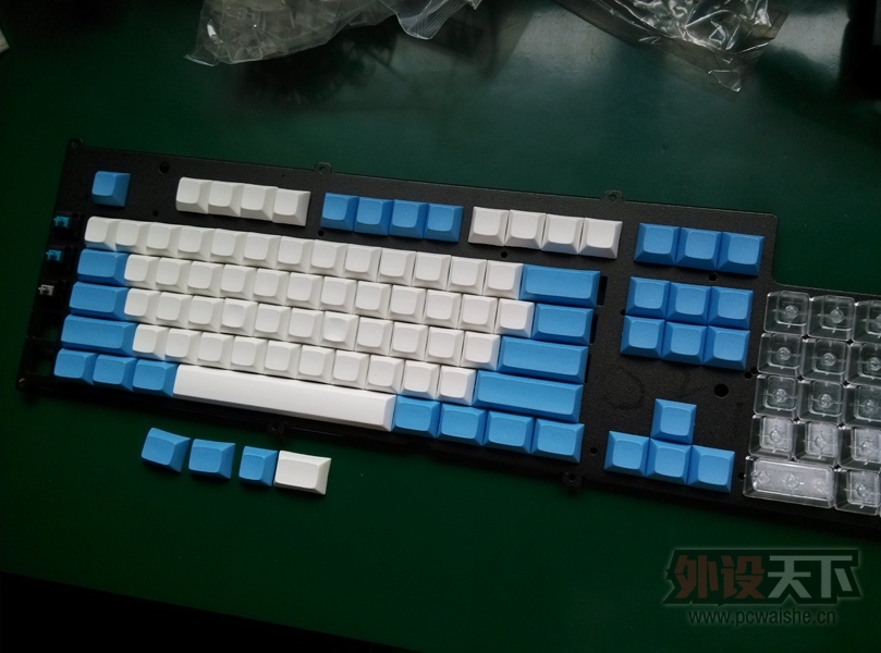 [�Ϻ�]С��10400mAh�ƶ���Դ---������