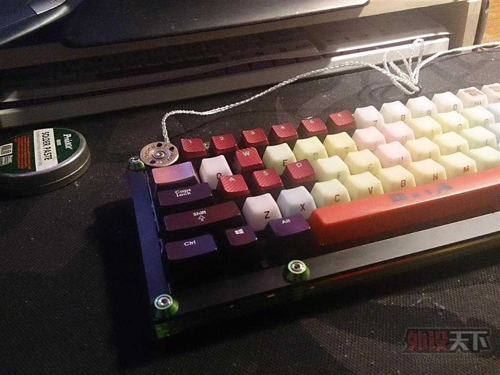 POKER2 ͸�����MOD ����ʵ�ǿ����������Ļ����ǽ����ܿ���