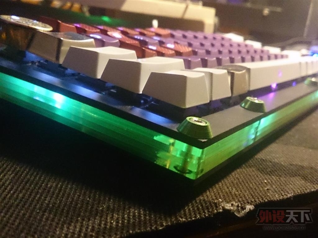 POKER2 ͸�����MOD ����ʵ�ǿ����������Ļ����ǽ����ܿ���