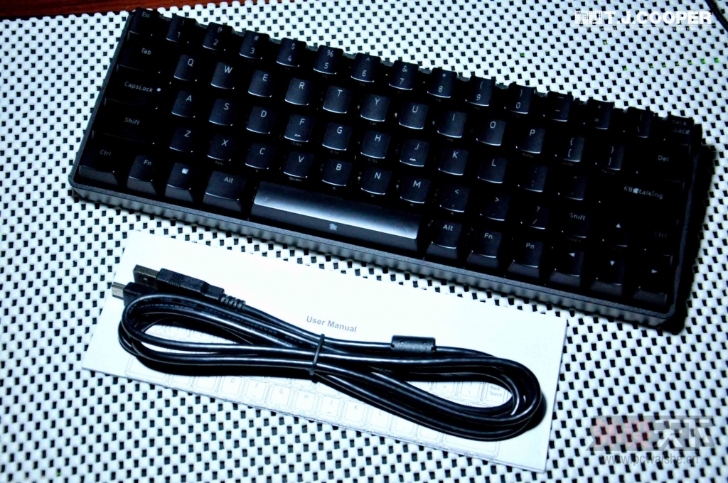 KBTalking Pure PRO 60% LED ɫ ABS ư桿