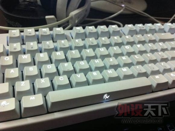 [ȫ��]Ducky ��ɫ͸���ñ260Ԫ��MKC������ñ240Ԫ��