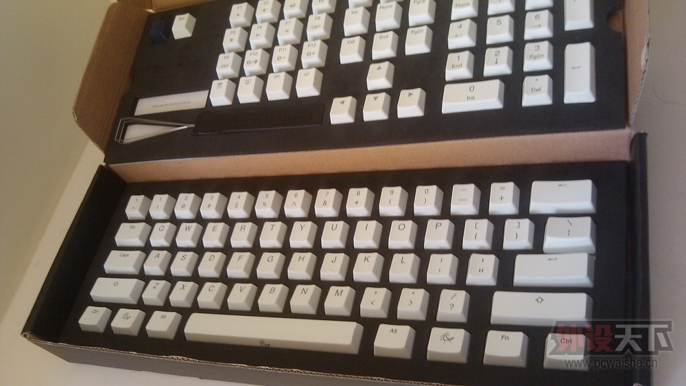 [ȫ��]Ducky ��ɫ͸���ñ260Ԫ��MKC������ñ240Ԫ��