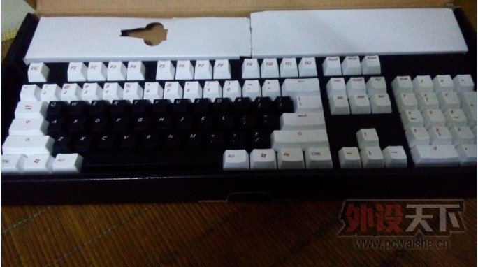 �Ե�����650Ԫ��˳���85��FILCO���ߺںڣ�120����IKBC�׺��ɫ��60���ʳ�POKER2��ñ