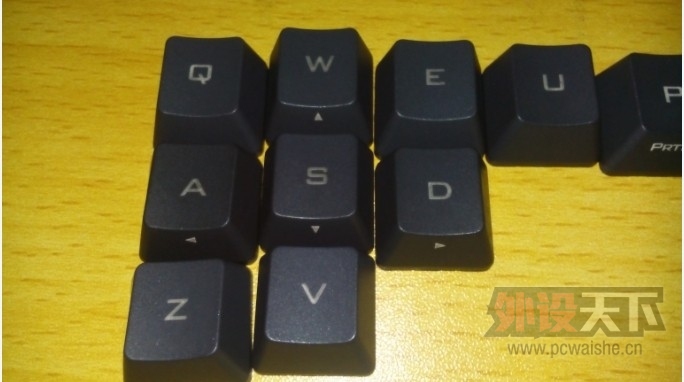 �Ե�����650Ԫ��˳���85��FILCO���ߺںڣ�120����IKBC�׺��ɫ��60���ʳ�POKER2��ñ
