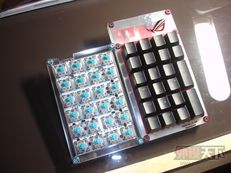 ���㶫������һ���Լ���װ�Ŀ���22KEY��GHPAD 24key��ֻ����һ��������