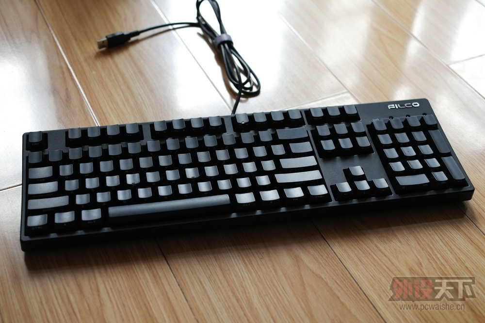 ��λ������ֱ�һ�£�������Ů�����ظ��͡�����