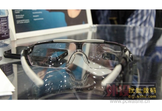 Vuzix M100�����۾����� ����Ⱥܵ�