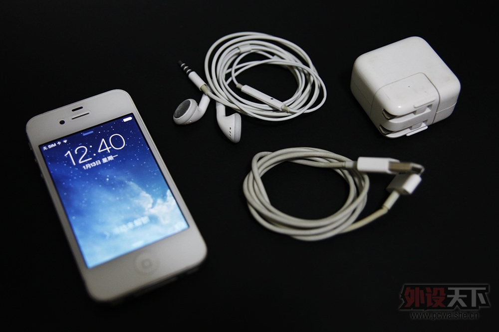 ����������ɫiphone4s ����16G 2000����