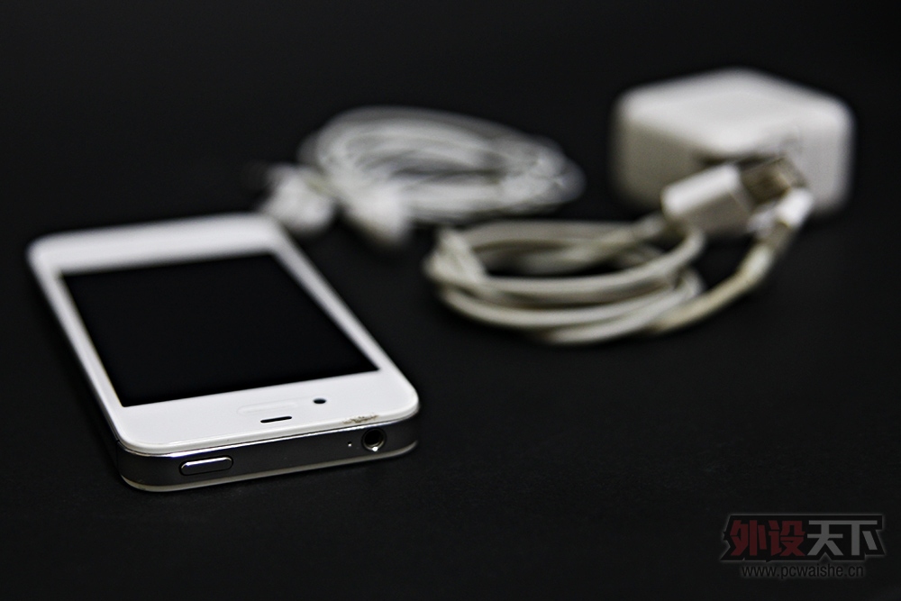 ����������ɫiphone4s ����16G 2000����