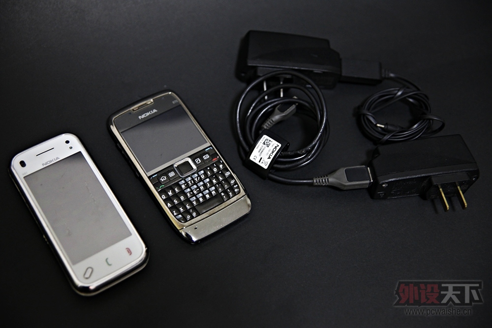 ����������ɫiphone4s ����16G 2000����