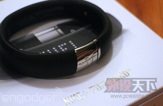 ͿƳɫFuelBand SE ۼ169Ԫ