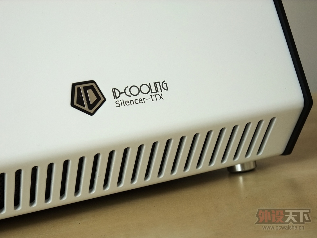��ԭ����ID-COOLING Silencer-ITX��������