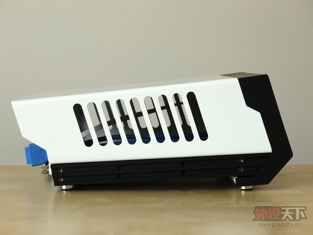 ��ԭ����ID-COOLING Silencer-ITX��������