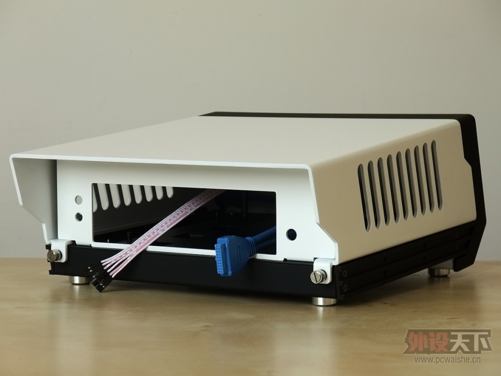 ��ԭ����ID-COOLING Silencer-ITX��������