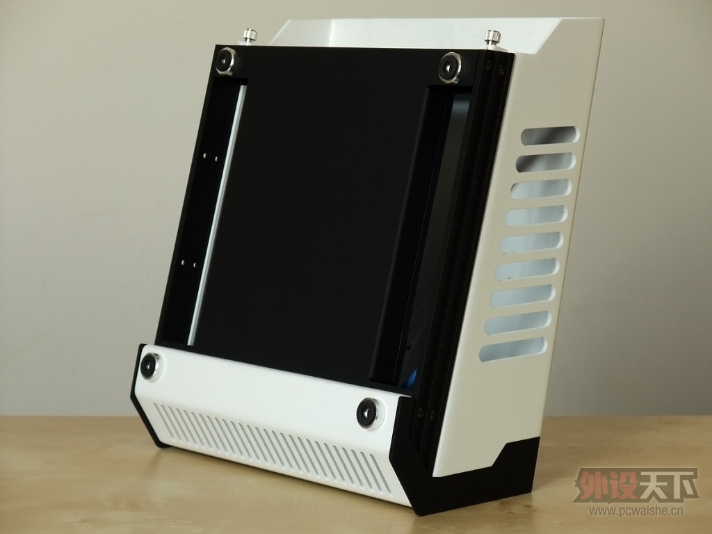 ��ԭ����ID-COOLING Silencer-ITX��������