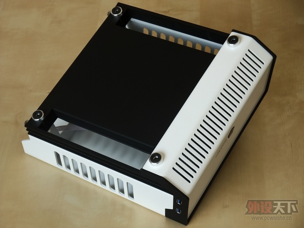 ��ԭ����ID-COOLING Silencer-ITX��������