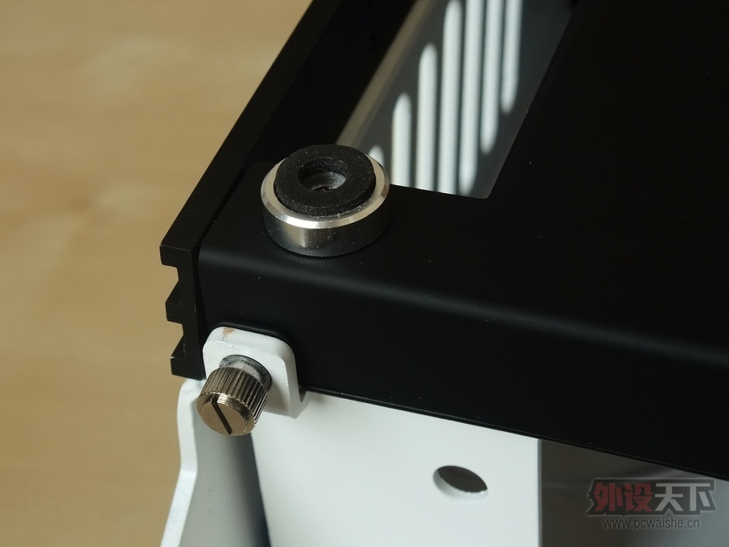 ��ԭ����ID-COOLING Silencer-ITX��������