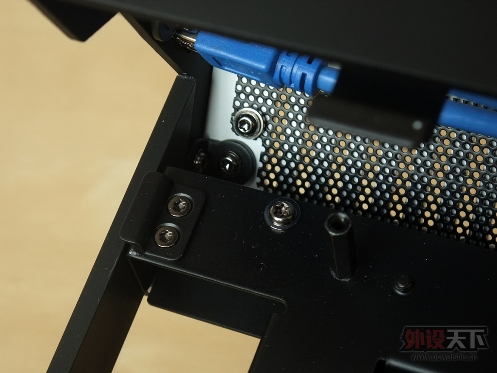 ��ԭ����ID-COOLING Silencer-ITX��������