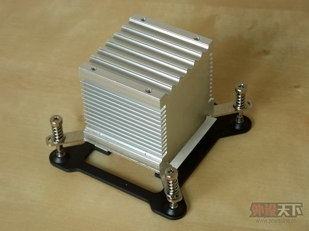��ԭ����ID-COOLING Silencer-ITX��������