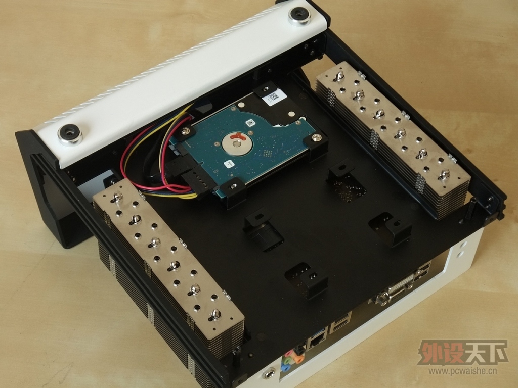 ��ԭ����ID-COOLING Silencer-ITX��������