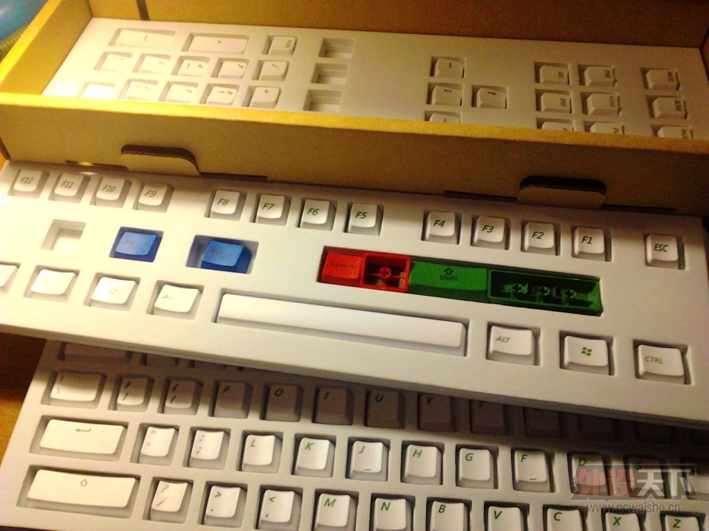 IKBC���̶�ɫ��IKBC��ɫRGB+LEO��ñ��