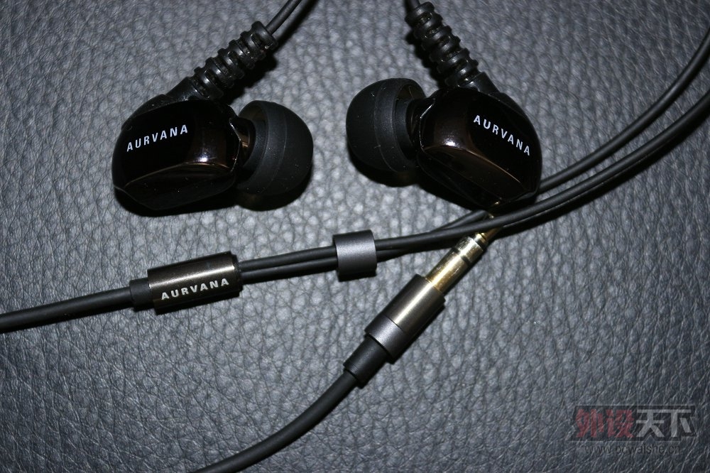��������Creative/���� Aurvana In-Ear3 IE3˫��Ԫ���� 9.5�� 450����