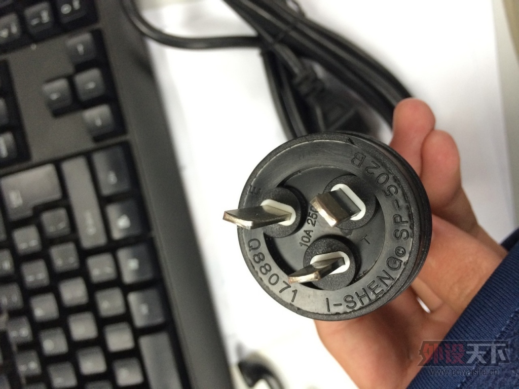 С�� IKBC F-104 ���޾���