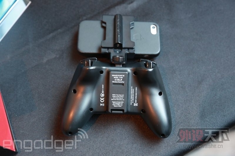 Mad Catz C.T.R.L.i iOS 7 ��Ϸ�ֱ���վ�����棬���� Xbox �ķ��