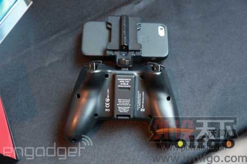 Mad Catz�Ƴ�iPhoneר����Ϸ�ֱ�