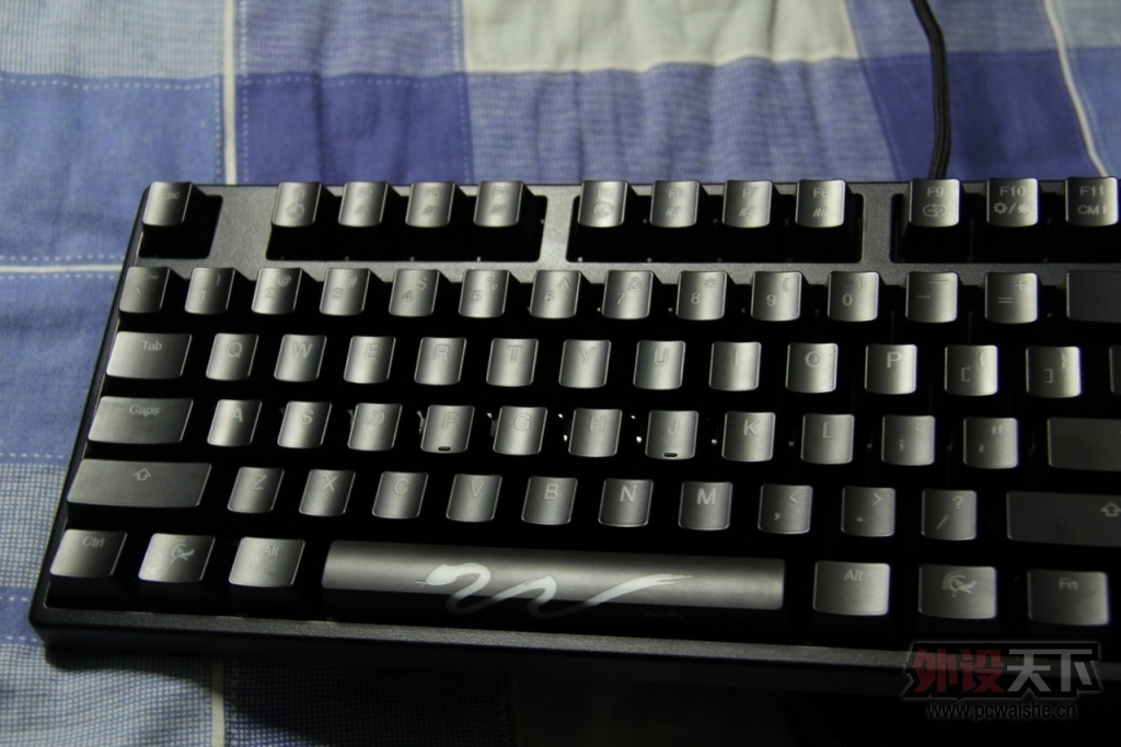 С IKBC F-104 ӵ
