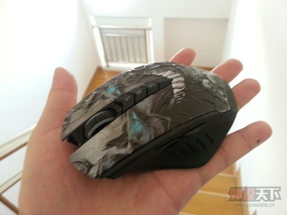 ��Ѫ��R8���˾�Ե�ᱣ��������ͼ�ˡ�