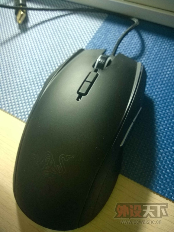 �ݳ�