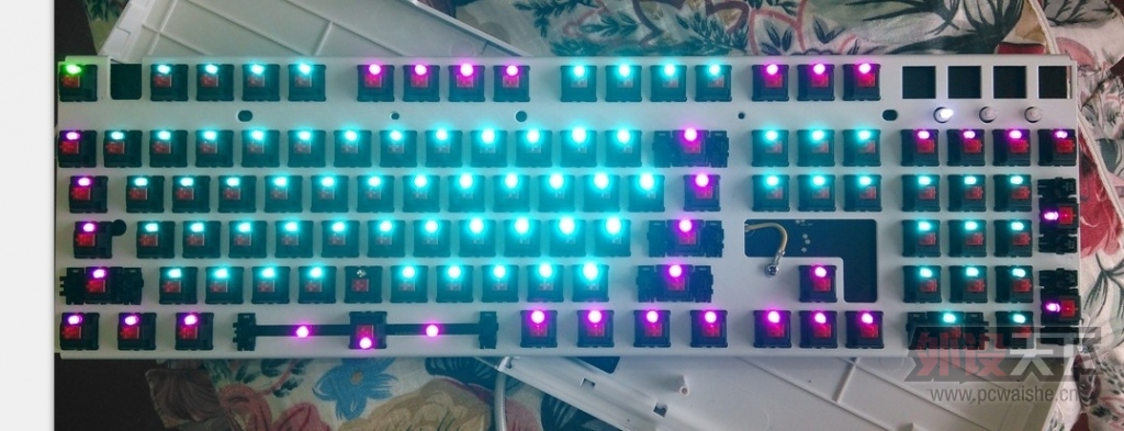 F104ɫᣬװʵ